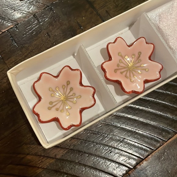 Japanese Chopstick holder in cherry blossom design - Picture 3 of 4